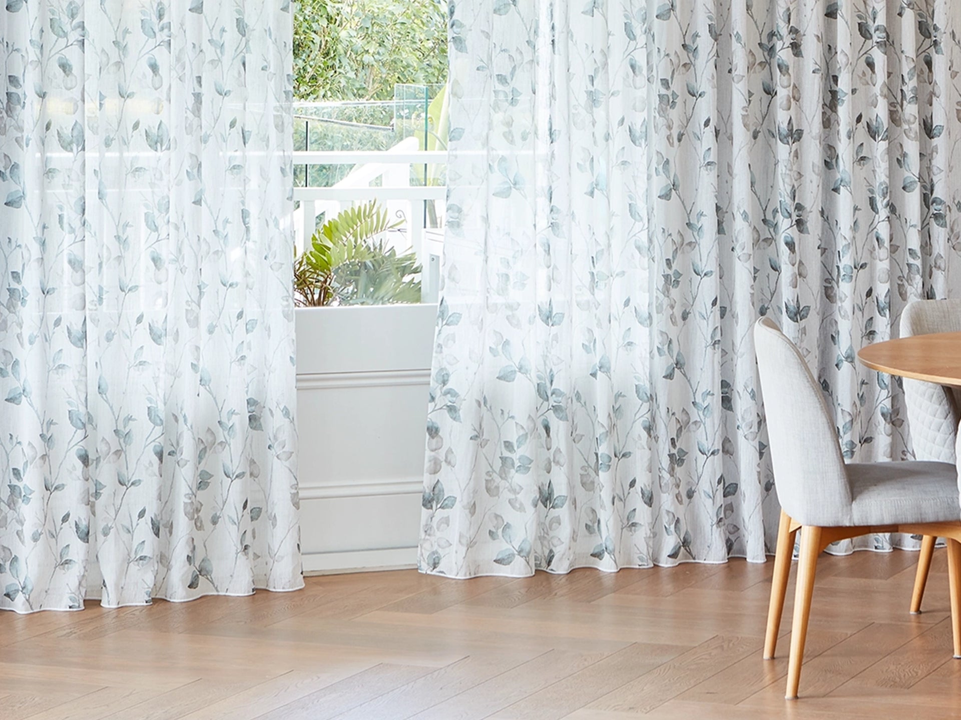 cs-guide-curtains-The Interiors Group